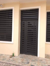 لعمل كافه اعمال الحداده ابواب شبابيك سقائف اسعار مناسبه  دقه في العمل ...