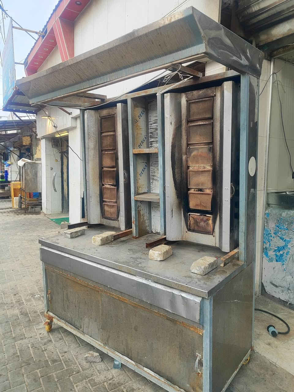 السلام عليكم غراض مطعم للبيع استعمال سبوع فقط
شوايه كص مزدوج دجاج ولحم مستعمله
قلايه فلافل شغل درجه اولى حديد مغلون جديدة غراضه كامله منضمات + طاوات مال قلي عدد 2
حمايه فلافل خطين غاز وهيتر استعمال سبوع جديدة
الباقي نواعم جدوره ستيل مال تخمير ومال فلافل ونواعم مال فلافل
المكان البصرة *********** وتساب يوجد توصيل كافه المحافظات سعرهن اذا شلع كلش مناسب احسبهن
