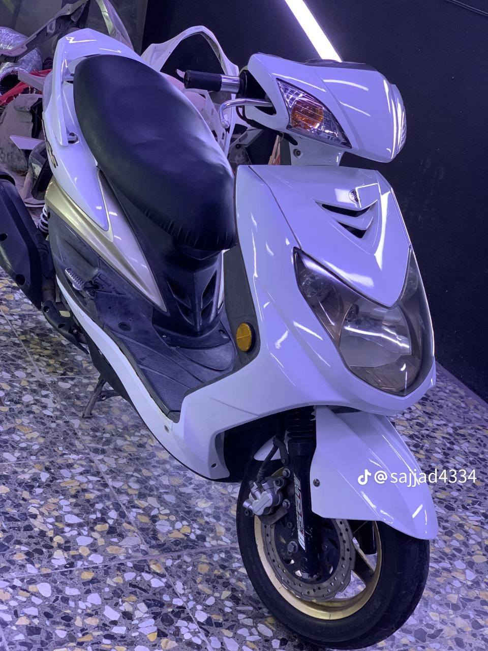 سلام عليكم شباب دراجه سكنس فحل نوزل كوري دراجه نضيفه مكفوله دراجه بيه كلجات رياضي سعرهن ١٨٠ مختمات شرط تايوان دراجه حلوه نضيفه سعر ٨٥٠ وبيه مجال للشراي فقط رقمي ***********
