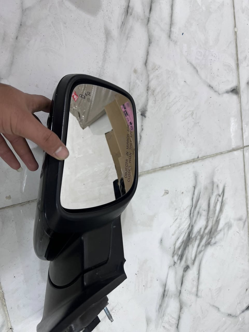 سلام عليكم مرايه فورت اكسبلور اصلي تفصيخ عنوان بغداد أكو توصيل جميع المحافظات
***********
