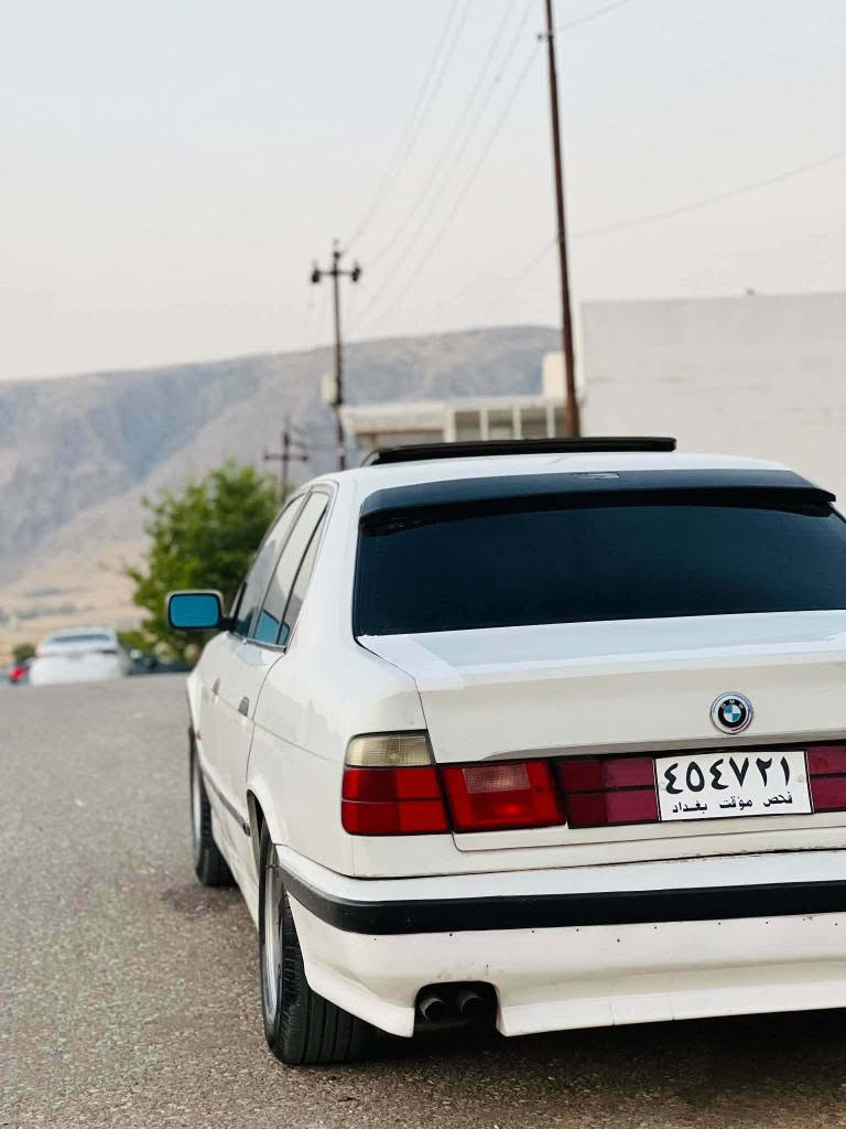 BMW 
مۆدیل 1992
تۆماتیک و سلاید 
525
جام کاره بای 
گێڕ و مه کینە به شه رت 
تە بریدی چاکردنی اوێ 
ئاڕم و سە نە ویه 
شوێن باسرمه 
ڕه قه م***********
سحری48و محامه له شقلاوة, أربيل
