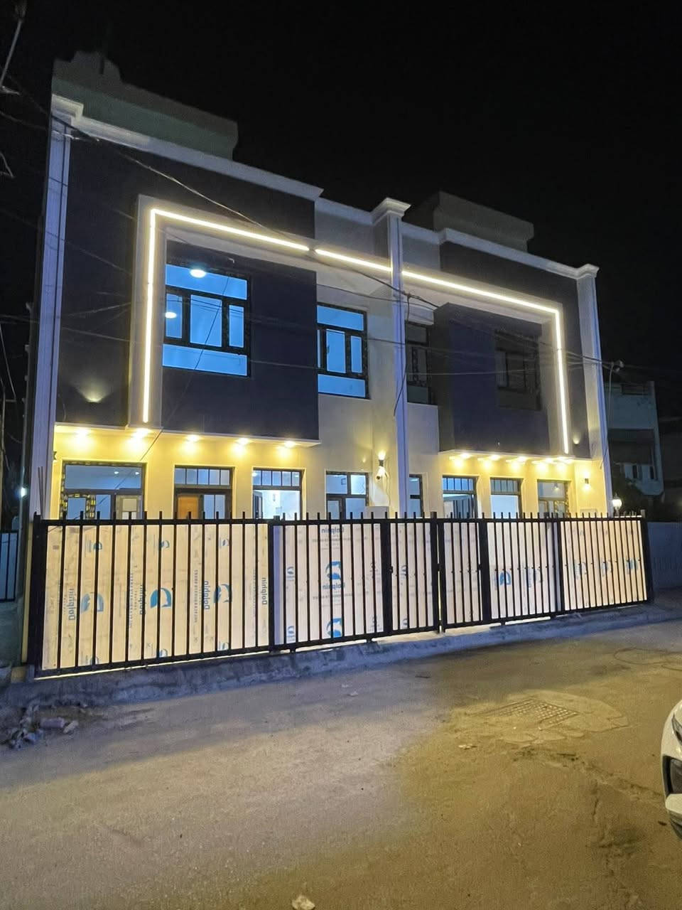 للبيع للبيع 🏠🏠🏠
عروض جديده اتونات مساحه
كل دار ٥٠ متر يوجد بيهن واجهيه ٦ متر ويوجد بيهن واجهيه ٤ متر بناء حديث زيرو متكون من ٣ غرف نوم وحمامين وستقبال ومطبخ ومناور موقع حي الجهاد منطقه الضباط باسعار مناسبه للاستفسار الاتصال على الرقم *********** ويوجد واتساب
*********** ويوجد واتساب
مكتب الرافد للوساطة العقارية
