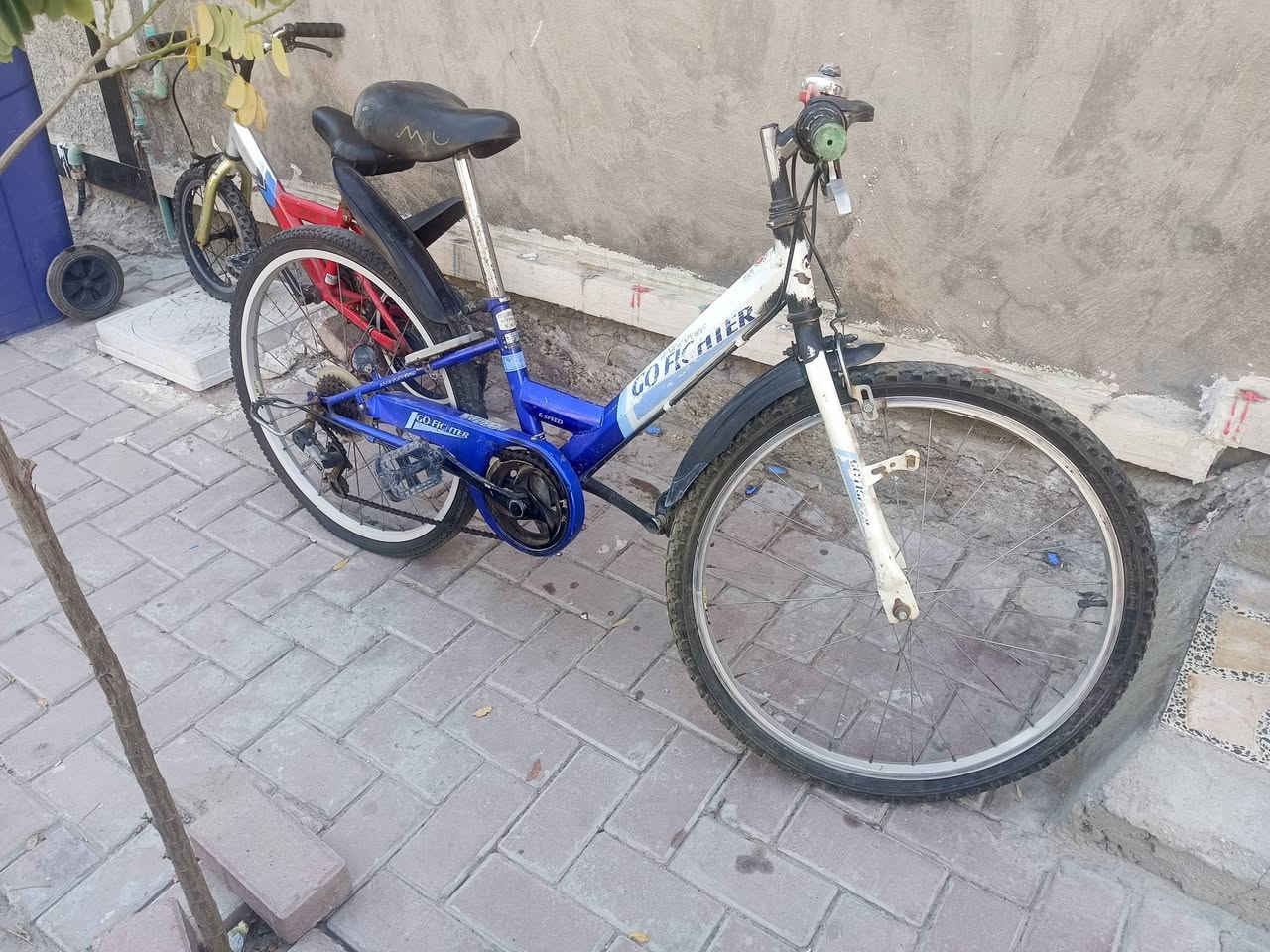 بايسكلات عدد ٢ للبيع بالة نضيفات  العنوان بغداد حي الكوفة بشارع الضغط ‏‪***********‬‏
