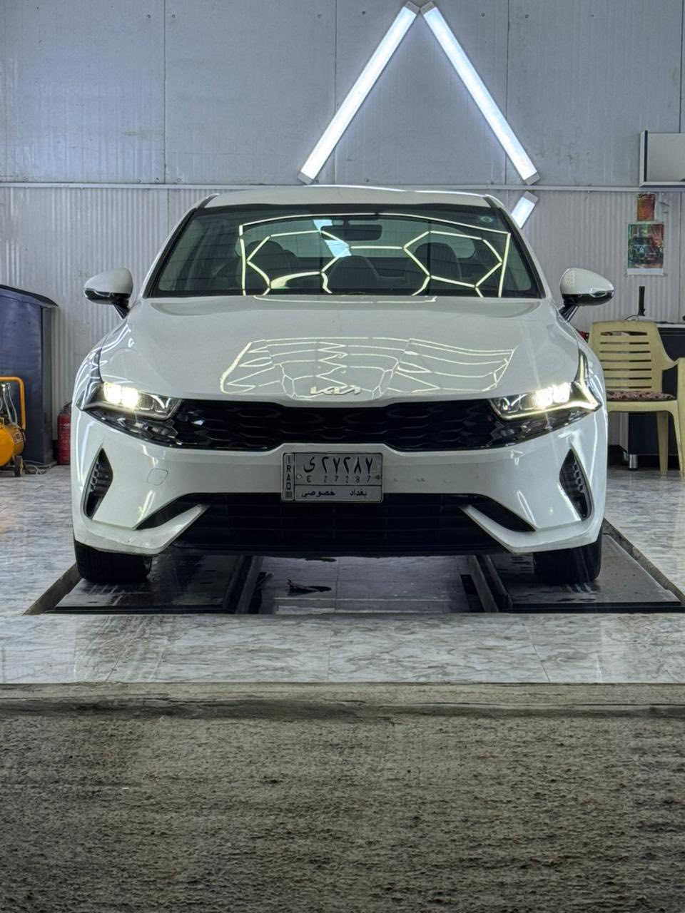 سلام عليكم.  للبيع
K5 

نص فول 

- موديل 2023

- وارد خليجي 

- ⁠رقم بغداد 

المواصفات. 

١- حساس خلفي 

٢-كامره خلفيه دواره 

٣-شاشه كبيره لمس نضام كاربلي

٤-مري شفط 

٥-اشارة ترحيب 

٦-بصمه

٧-تحكمات ستيرن 

٨-بك لايت ابو النشره

٩-انضمت قياده 

١٠- ⁠دخول ذكي 

١١-ويل كروم.  

محرك 2000 دوش 

ملاحضه. السياره كفاله من كلشي ماعدا سحب كارت بهلال الجاملغ الخلفي وبارد بخشم البنيد على كد شبر البقي كفاله من كلشي 

السعر ب ١٨٩وبيها مجال للطيبين 

مكان السياره بغداد العامرية 

رقم الاهاتف للاستفسار ***********
