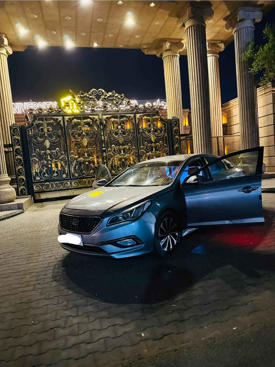 سوناتا امريكي ضربتها بنيد والجاملغ بلعراق صار بيها حادث خفيف وكل قطعها نفسها وبيها بارد بلداير الخلفي لون فضي السياره سبورت فول مواصفات
كشنات جلد
بصمه
تدفئه بلكشنات 
رادارجانبي
صندوق ذكي 
مثبت سرعه
ثلاث انضمة قياده ايكو وسبورت وعادي 
دبل كزوز 
السياره بيها صوت بلمحرك بدايه صطره خفيفه اله تركز بيها ياله تسمعها 
مكينتها سابقاً مفتوحه معليلها كازكيت بدون تنقيص ولا دوانص 
رايدها 105  السياره رقمها ذي قار اباسمي وموجوده بلبصره

***********
