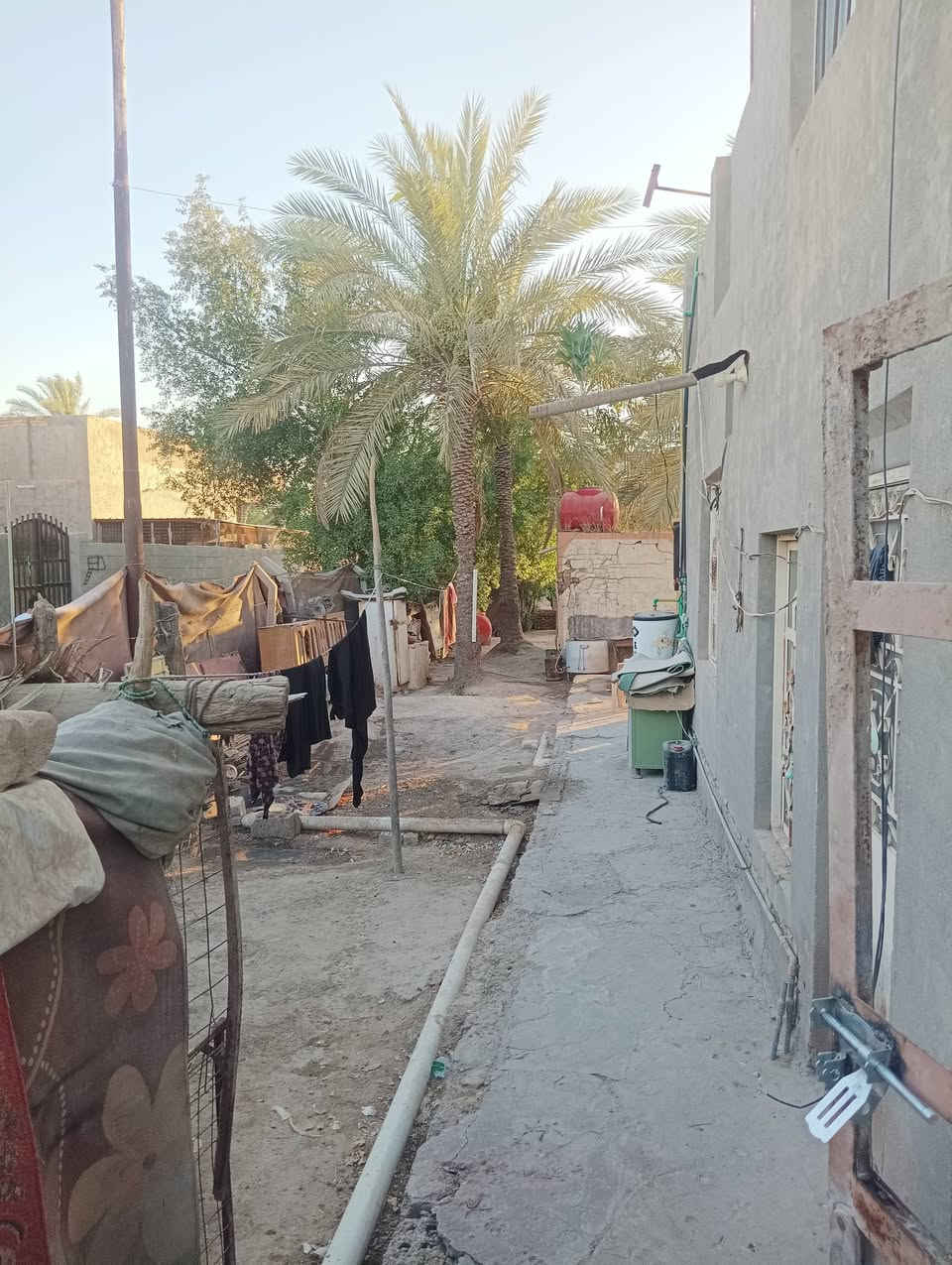 2 بيوت للبيع المساحه 1500 متر السعر 165 مليون موقع البيوت حي الزهراء على شارع الشريفات مراجعة دلالية ابو ياسر ***********
