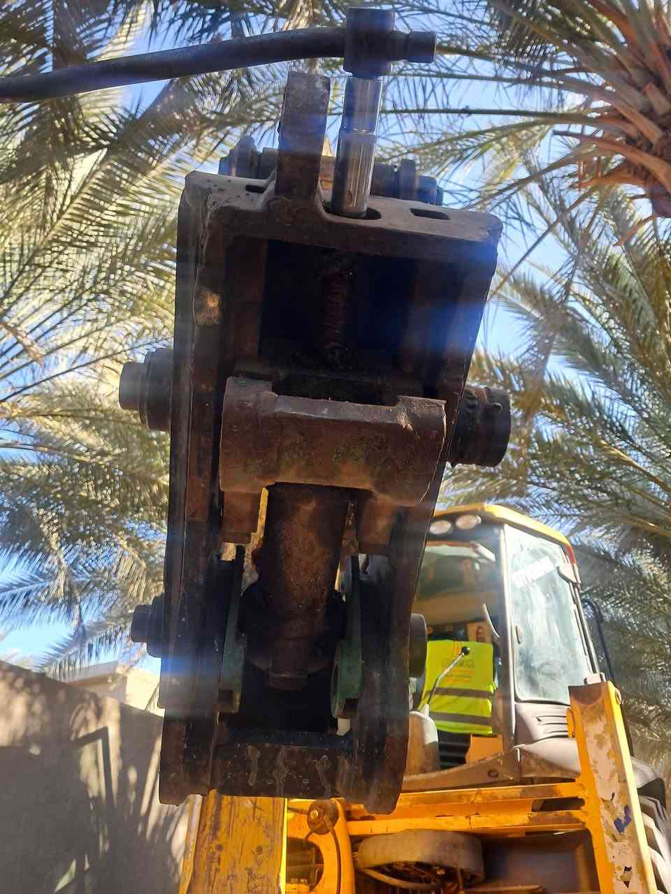 البيع كماشه مال جي سي بي  جديده بوشا جدد مابيه نقطت ملعب عنوان كربلاء الحسينيه سعرها ٦٥٠ بيها مجال  شراي ينتصل ***********
