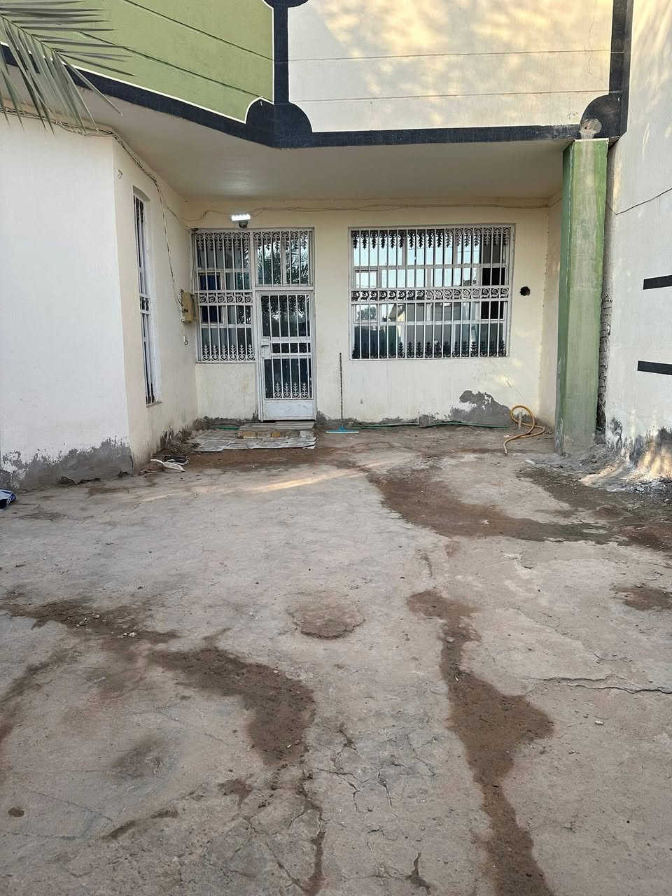 دار للبيع زراعي سند ٢٥ مساحته ٤٠٠ بناء مسلح حي الغدير مقابل الخمسه دونم ..مباشرا على التبليط .طابق واحد ..السعر ٨٩ للاستفسار ‭٠٧٨٢ ١٦١ ٨٦١٥‬
