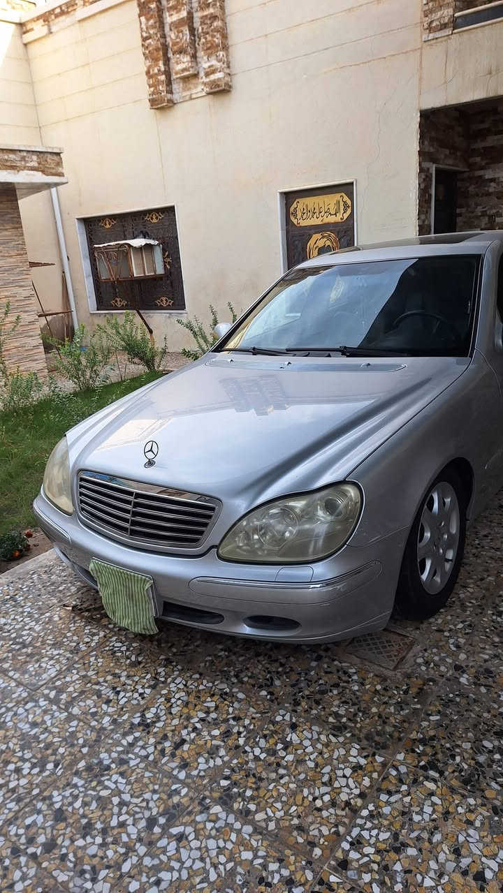 سلام عليكم سياره مارسدس غواصة موديل ٢٠٠٤ سياره جديده بدون كصه مكفول من محرك وكير وصدر سياره ادوات محرك ٦سلندر مكانه حله السعر ٦٠ وبيه مجال ***********
