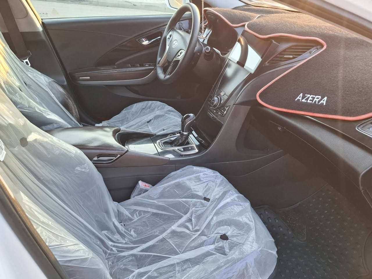 ازيرا مديل 2014 لون ابيض سعر 155 
محرك 6سلندر  حساسات أمامي وخلفيه  تبريد قطعتين  
هاندابريك كهرباء  نظام Auot hold   مانع انزلاق 
كراسي الأمامي كهرباء كامره خلفيه 
برده خلفيه كهرباء  برده جانيبه 
تشغيل بصمه  
بانوراما 
بصمة ابواب 
لايت كهرباء  
بانوراما   زراك لايت 
[ تبديل قبق الصندوق  فقط بدون حادث  رقم الاستفسلار ***********
