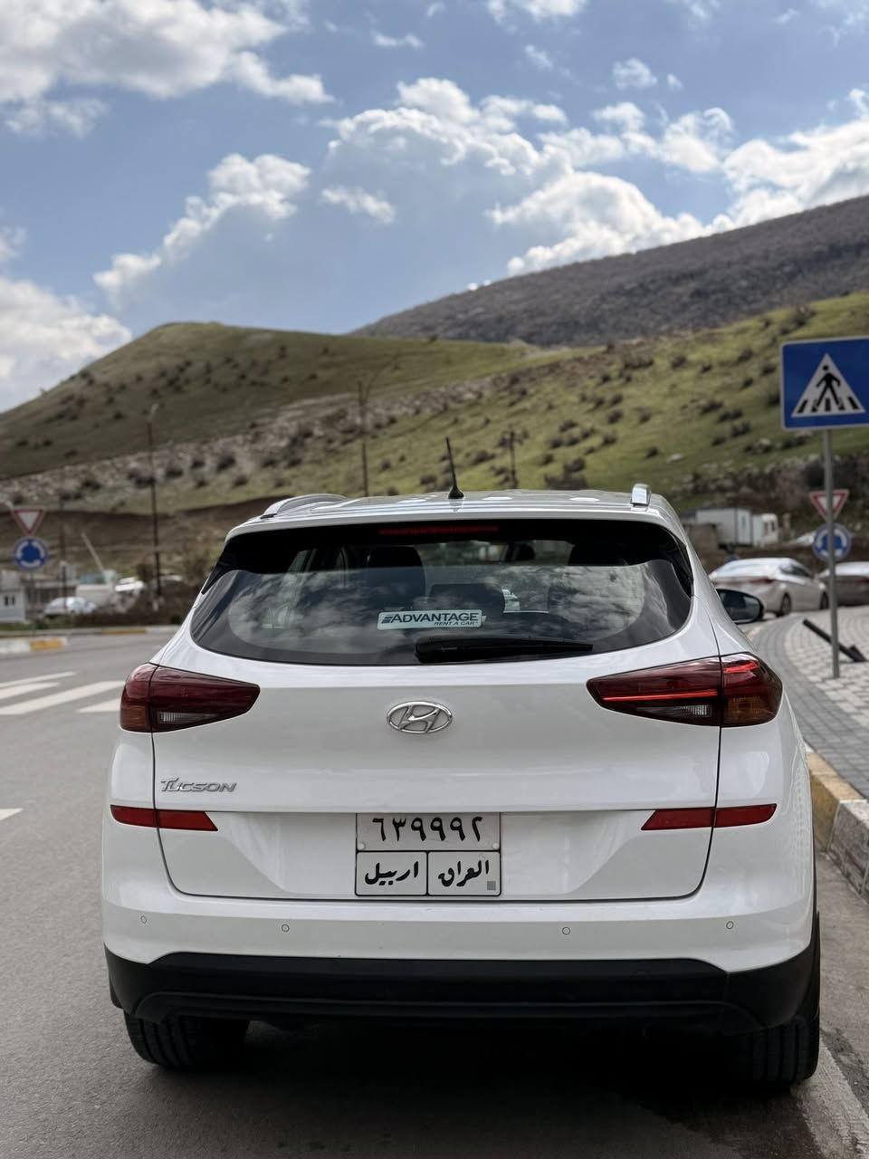 هۆندا تۆکسۆن 2021خەلیجی
 فول مواسفات تەنها پانۆڕامانیە
پارچەڕەش بئ دعم لەسەرساخەی کرایتە10پارچە
تەنها سەرهیلالی چاملاخی پشتەوە یەک بستی هەیە سبوخ بەکارت چاک کرایە پیوەی دیارنیە 
هیچی تری نیە
سیارەکە زۆرجوان وبەرچاوە 

نرخ لەکۆمینتی dasty2soran دانرایە نرخی مناسبە 

مکینەوگیڕی نەکرایتەوە بەشەرت دەنگ وبخار بەشەرت
بەناوکردن بەشەرت
 
سەنەوی وهەزەی نوئیە

ژمارەی خاوەن سیارە 

***********
