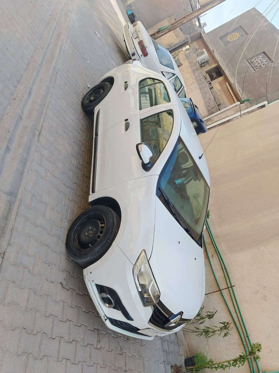 رينو سمبل ١٧ خليجي اصوليه بس بدون تحويل ابيعك ادوات كير محرك تبريد السياره جازه ماناقصه شي ٤٣ وبيه مجال قليل مكاني بصره ***********
