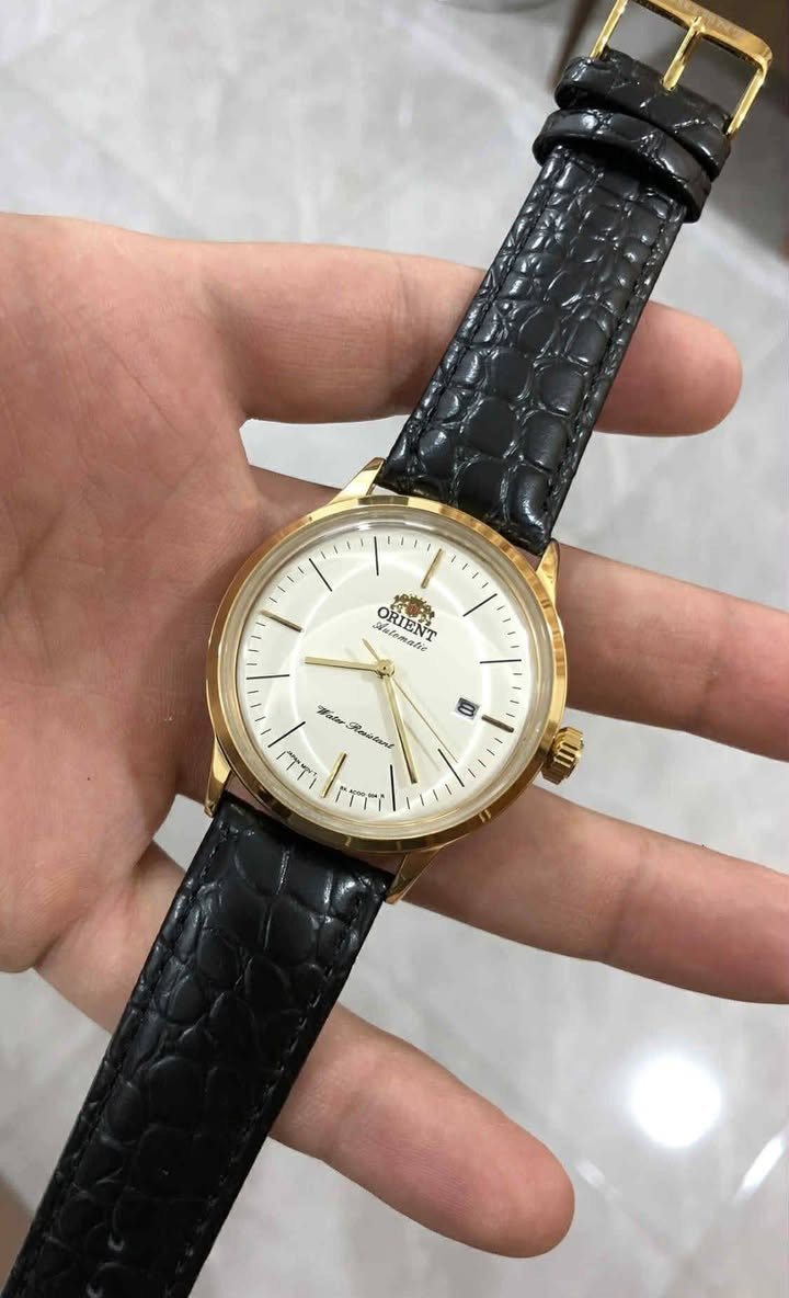 اورينت اوتماتيك ياباني مال بالة انتاج قديم ضد الماء
غير مستخدمة جديدة بالعلبة نظافة ١٠٠٪؜
مكينتها اوتماتيك وتكويك تشتغل نظامين
قطر الساعة 40
طلاء ذهبي ثابت
السعر  55  الف مع التوصيل سعر نهائي


**إذا كنت صاحب هذا الإعلان وتريد حذفه لأي سبب، رجاءا أرسل رسالة إلى الدعم الفني**