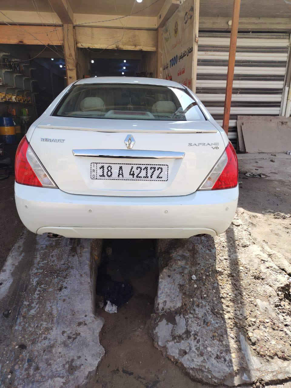 السلام عليكم 
للبيع 
رينو سافران
كفاله عامه 
مديل 2010
رقم بابل انكليزي بسمي سنويه 2030
كير ومحرك6V كارتون قبل سبوع شادهن 
فول 1على1 بصمه سكيورتي 
سلايت روڤ 
كشنات جلد تدفئه وتبريد بل كشن
تبريد ثلج ❄️
حساسات خلفيه 
تحكم التبريد ولتدفئه بل شاشه 
ماتصرف دينارعليه كير ومحرك وحداديه وبور كله جديد منفضه نفض
تخم تاير جديد 
باتري جديد 
تخم بلك ونزل جديد 
السعر 110 وبيه مجال للاستفسار ***********
 
مكاني نجف
