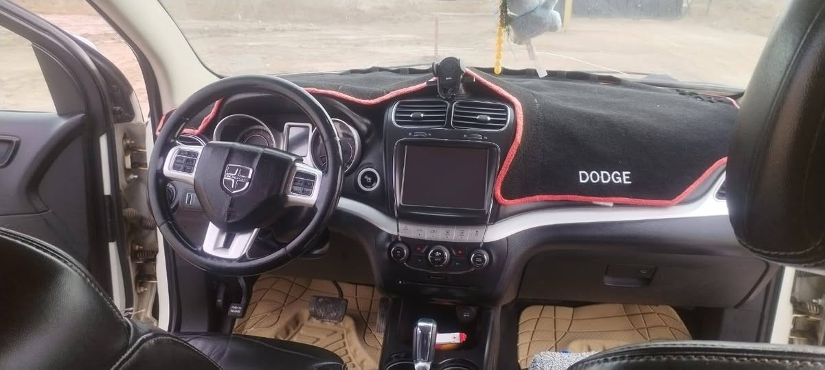 +1.جورني مديل 15
2.السعر 133 وبيها مجال
3.اللون صدفي
4.المحرك 6 سلندر 7 راكب
5.شاشة كبيرة
6. تحكم ستيرن 
7.بصمه تشغيل عن بعد 
8.حدادية جديده حادث جاملغ وبنيد لايت زنون
 9.منضومه تبريد جديده
10.التواصل ع رقم الهاتف ***********
11.البصره قضاء المدينه
