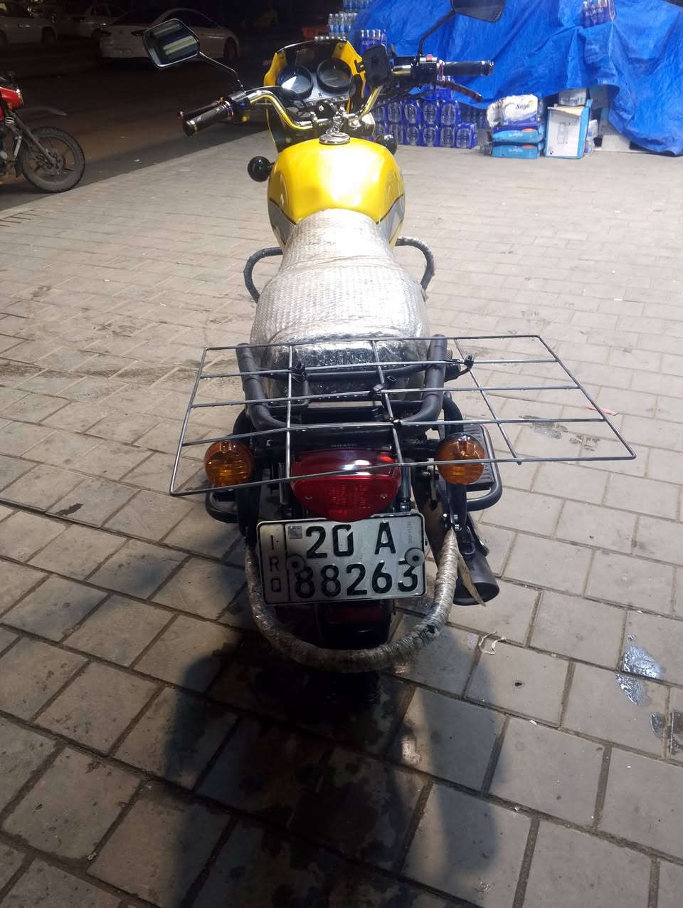 سلام وعليكم دراجة دايوان رقم ديالى بسمي تحويل ثاني يوم كفاله عامه مكفوله من كلشي السعر مليونين 2 مكان بغداد الشعب شارع الصحه قرب علاء نجف ه***********
