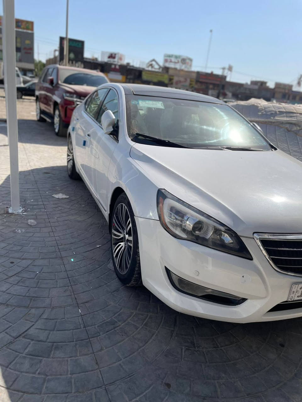 كيا كادنزه
مديل 11 بسمنه 
بيها جاملغ بس 
تخم تاير حداديه صدر خلفي امامي جديد
تبريد كله جديد كمبريسر غاز راديترات
رقم انكليزي ثاني يوم تحويل  
مصفره غرامات وسرقات 
مكان السياره بسمايه 
دواخل جديده ومكفله من الدواخل  كشرها خير من الله السياره كل نقص مابيها جاهزه
بونراما تخم تاير جديد سعر 95  
***********
