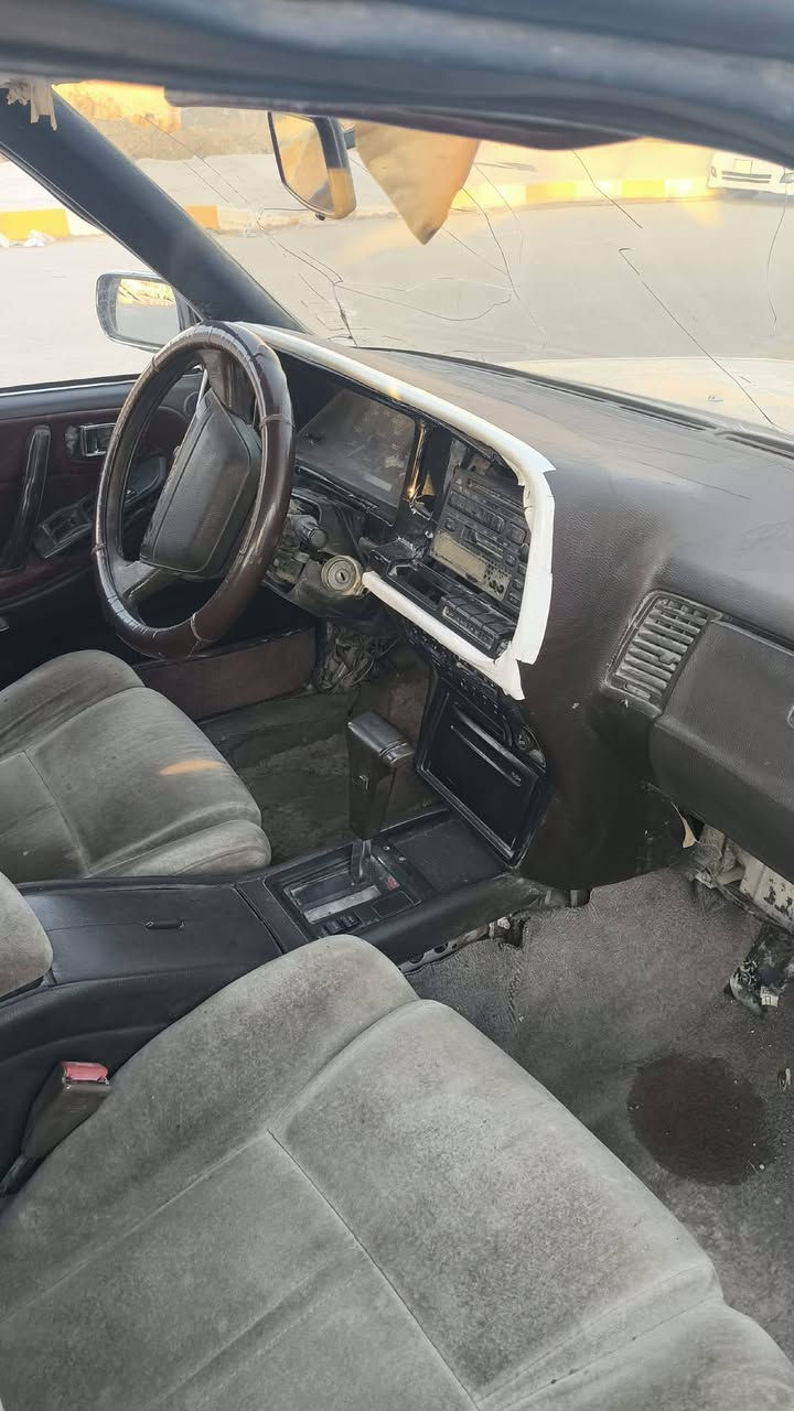 السلام عليكم ورحمة الله  سياره للبيع هارتوب سياره نضيفه سعر ٢٣قفل تصال على رقم ***********
