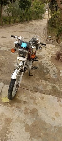 تايكر 22 • اوراق كامله • مكينة نظيفة