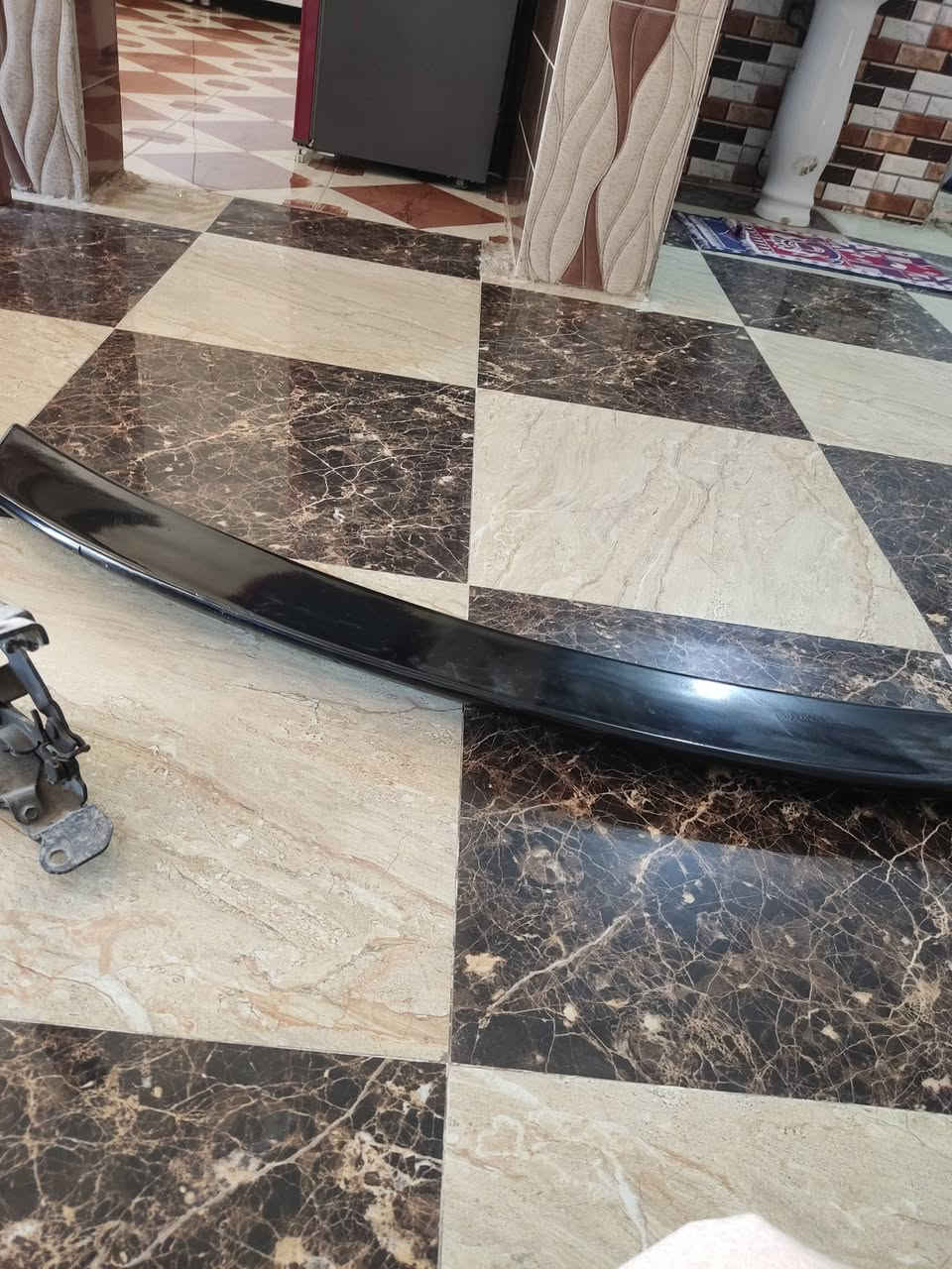 السلام عليكم غراض استنكر للبيع السعر 100 ألف التفاصيل داخل الفيديو مكاني بغداد قرب علوه الرشيد الدوره ***********. ***********
