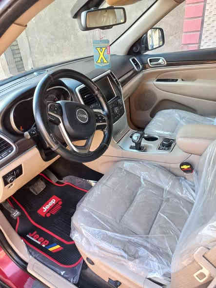 جيب شيروكي موديل ٢٠١٤فول مواصفات هيمي ٨ سلندر كير طياره ٨نمر رقم بغداد سيارة نظيفه جدا بسمي مكينه كير تبريد تخم تاير وارد امريكي حادثها جاملغ امامي وباب السائق مبدلات بلاد نفس اللون يعني بدون صبغ والسونار مرفق بالصور  عارضها ١٧٥ وبيها مجال للشراي مكانها بغداد حي المواصلات ***********
