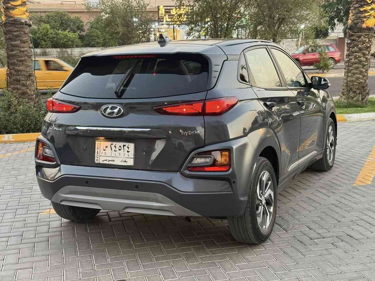السلام عليكم
هونداي كونا 
موديل 2021 
ماشيه 125 
هايبرد محرك 1600 
مواصفات 
شاشه 
كأمره 
حساس 
رادار 
نظام تتبع 
بيها فقط بارد بالجاملغ والبنيد باب الصدر تبدل وصبغ
مكانها بغداد حي الجهاد 
السعر 120$

رقمي ***********
