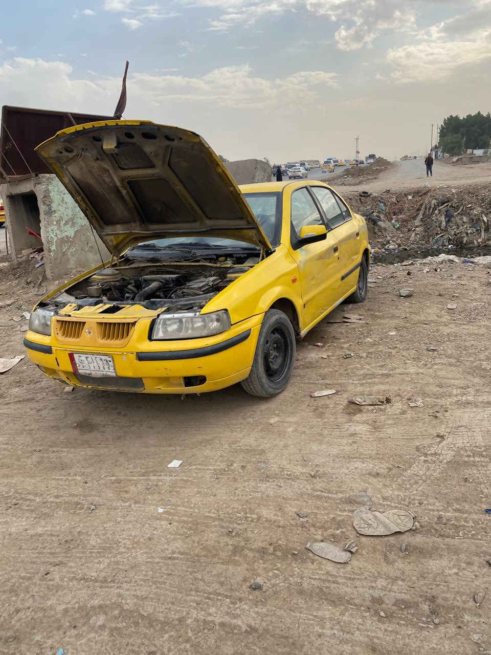 *********** سمنت موديل ٩ رايده ١٤ قفل غرامه مليون على مشتري سياره نضيف داخل شغاله وتمشي مكينه كير جدد يرادله بنيد ودعاميه بس
