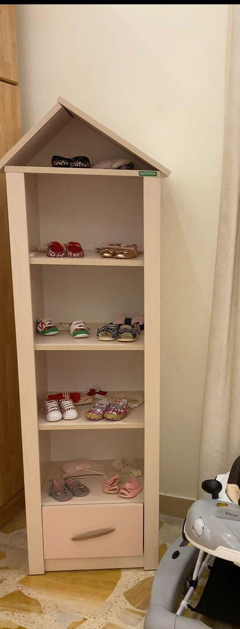 غرفة اطفال نظيفة جداً
الضرر موضح بلصوره 
للاستفسار على السعر بلخاص


**إذا كنت صاحب هذا الإعلان وتريد حذفه لأي سبب، رجاءا أرسل رسالة إلى الدعم الفني**