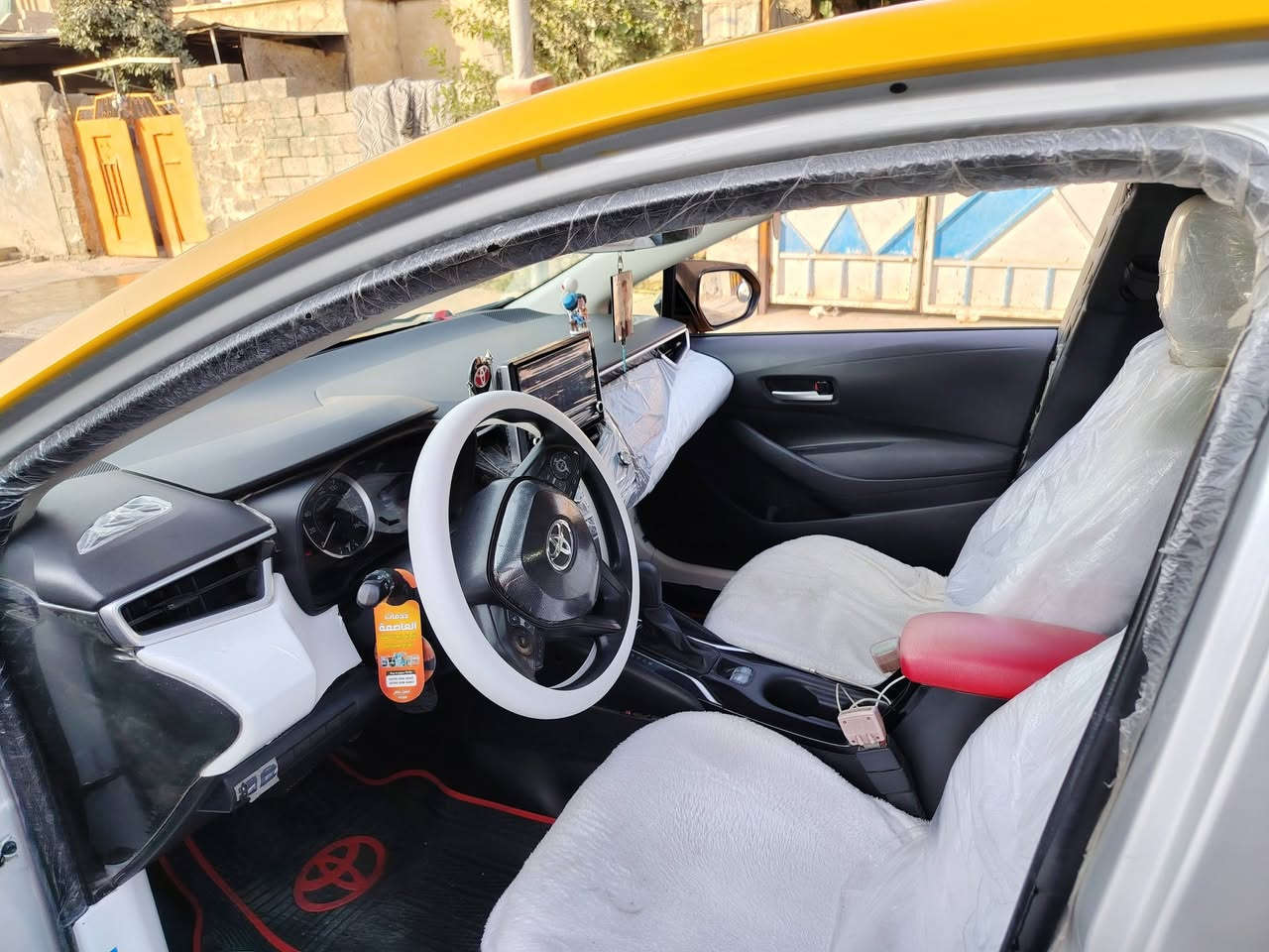 السلام عليكم بيع مستعجل كورولا  21 رقم كركوك بجم كبس شرطه التحويل سياره بدون يرباك سياره خير من الله بدون مصرف يعني قبل للشارع السعر 145 وبيها مجال شيء قليل رقم ***********
