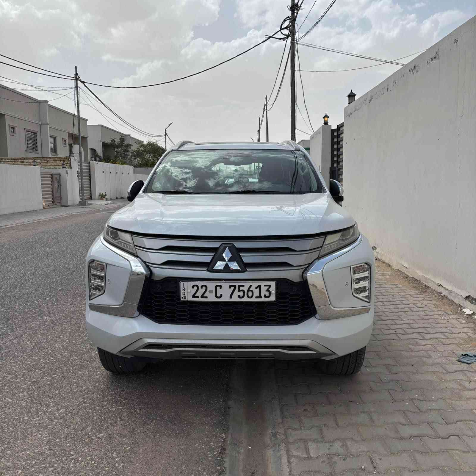 السلام عليكم ❤
باجيرو 2020  
مكفولة  ... 
1-تحكم ستيرن جهتين ✅
2- تبريد ✅
3- ويل كروم 
4- اشاير بالمري + مري شفط
5- سايد بريك بصمه
6- بصمة
7- محرك 6 سلندر
8-  4 ويل 
9- شفتات 
10- كير و محرك 1/1 ✅ شرط 
11-السياره ماشيه 63 الف كيلو
       سيارة جديدة
12- كشنات جلد
13- رقم اربيل الدولي
14- اللون ابيض 
15-شاشه + كامرة
16- فتحة
17- سنوية لل 2027

السعر 220$ وبيه مجال .
موقع السيارة / النجف الاشرف 

PH.N/ *********** النجف, العراق
