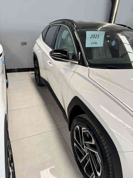 سلام عليكم 
للبيع توسان تو كلر 2025
استلام صفر 0️⃣ 
ماشيه 7000
موصفات 
1كراسي ثنين كهرباء 
2صندوق كهرباء 
3حساسات خلفي امامي 
4كامره خلفيه متحركه
5انضمة قياده خمسه 5️⃣ 
6لايت اليدي متحرك 
7بصمات عدد 2+ثنين مفاتحيح 
وهواي مواصفات بيه تبريد منفصل وغير ذالك سياره كفاله عامه من كولشي تحويل ثاني يوم للستفسار لتصال ***********
