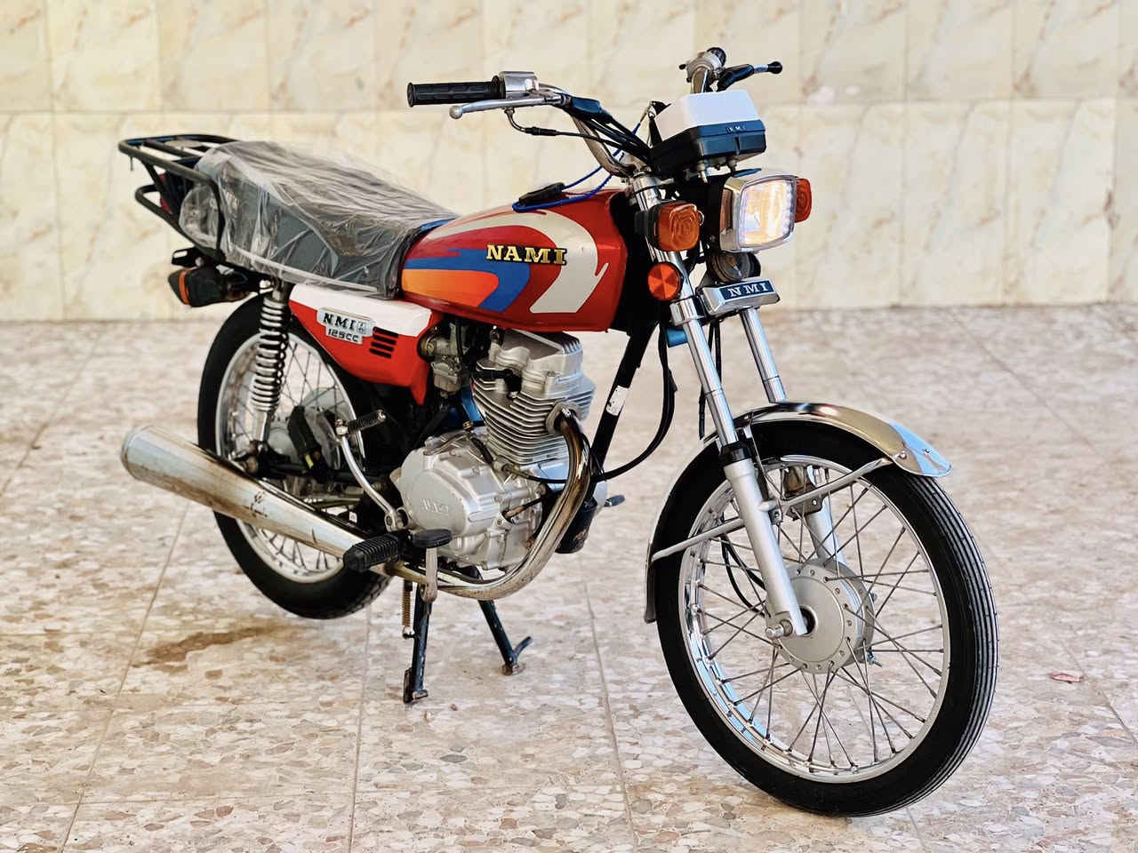 للبيع نامه ٢٥ وشاصي ٢٢ اوراق
مكينه مفتوحه ولفات كامله كلشي ماناقصها
السعر ٨٢٥ وبيها مجال


**إذا كنت صاحب هذا الإعلان وتريد حذفه لأي سبب، رجاءا أرسل رسالة إلى الدعم الفني**