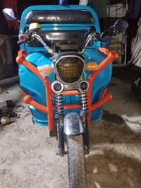 ورحمه الله وبركاته ستوته شحن للبيع ستوته باتريات جديده زوج تاير كهربائ...