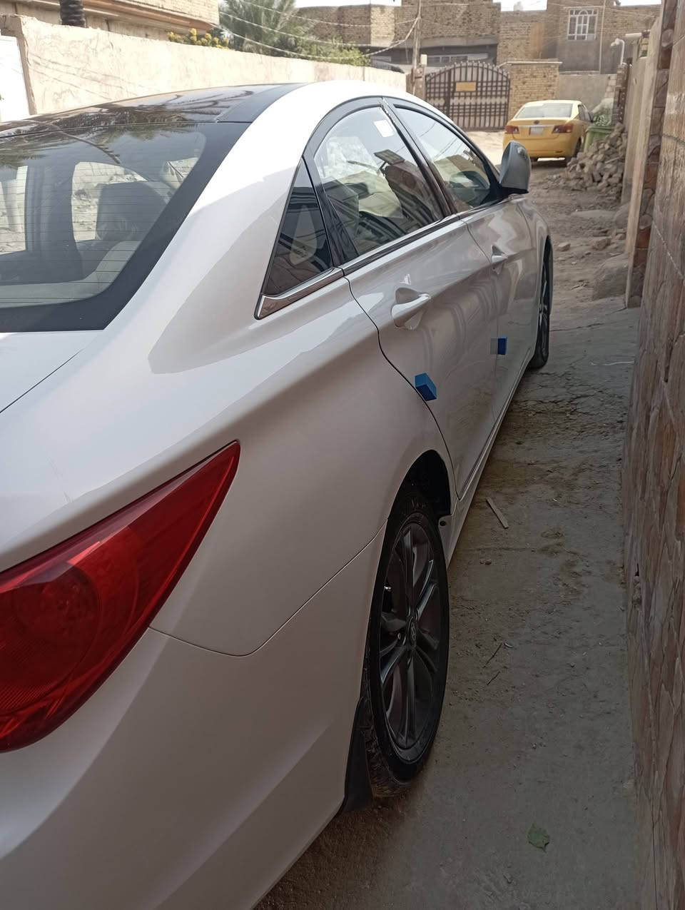 السلام عليكم 
سوناتا  محرك 2400  رقم أربيل سيارة خليجي 2011 فول مواصفات عدا البصمه بنرامه باقي التفاصيل اتصل(***********)
