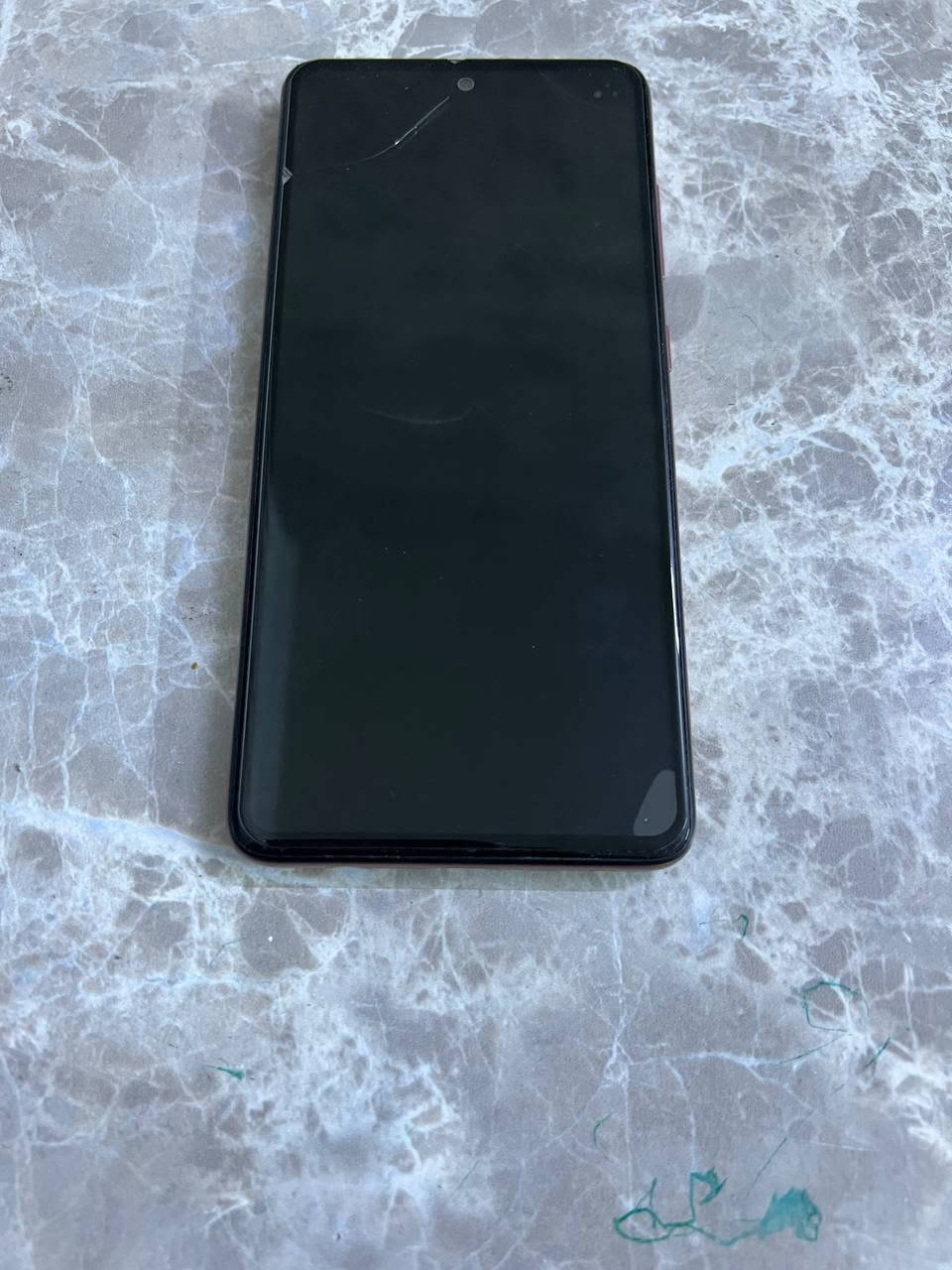 جهاز galaxy A51 للبيع
الجهاز نضيف وماداخل صيانه 
ذاكرة 128G السعر 150 وبيه مجال بسيط مكاني كربلاء 
للاستفسار :
***********

