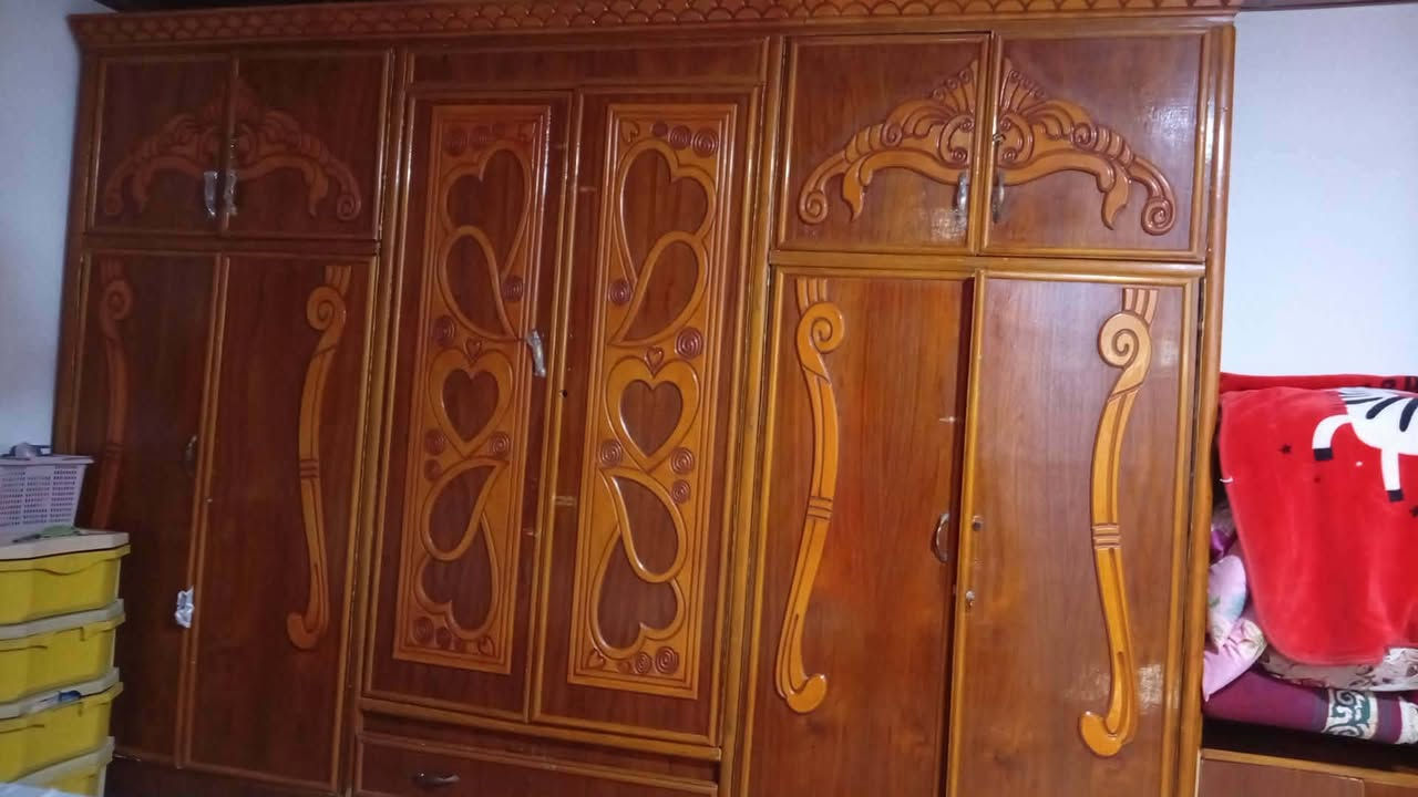 السلام عليكم غرفة نوم للبيع صاج حطاطة نضيفة سعرة ٦٠٠ بيها مجال بعقوبة دور زراعة ***********
