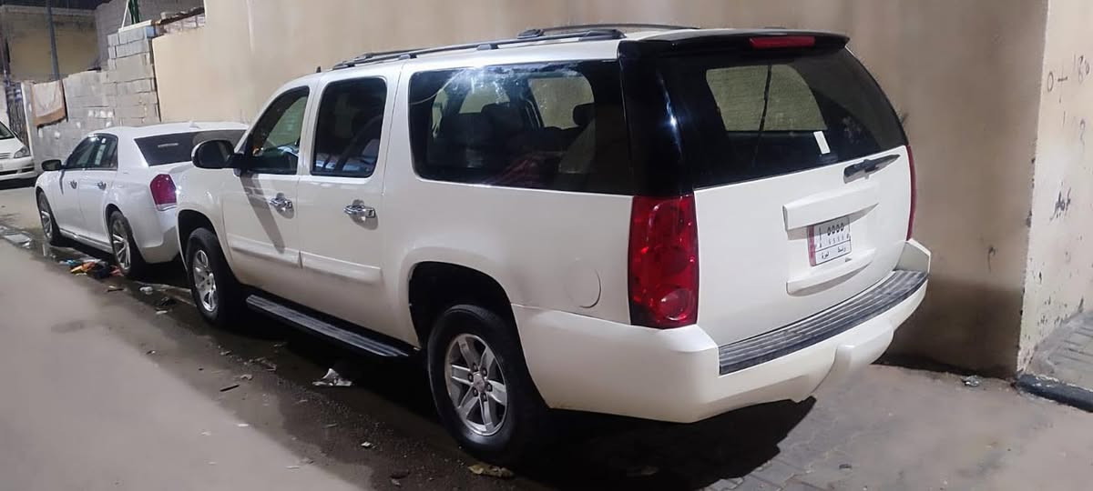 السلام عليكم يوكن للبيع  موديل ٢٠٠٧ رقم واسط مميز اجره خطها بصره كربلاء مصفره هيئه وخرامات بحث جديد سياره هسه طلعت من التعمير سياره بدلت بيها سستم كامل تبديل ٤ ابواب تفصيخ جديد وجاملاغات وبنيد وزوج لايت وعطر ودوس  تخم يدات جديد وتخم أقفال جديد سياره جاهزه وخير من الله سياره صبغ عام جديد ابيض مصفر صبغه خط كربلاء تخم تاير مكينه وكير مكفولات سياره وارد امريكي دوشمه جلد صار اقل اسبوع طلعت من الصبغ ودوشمتها للبيع بسعر ١٨٠  مكانها كربلاء للاستفسار اتصال ومراسله وانا خادم  
***********
