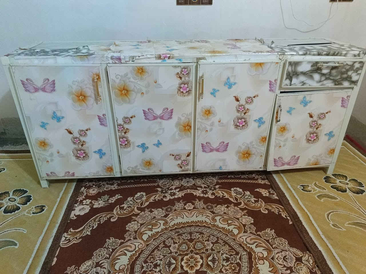 كاونتر للبيع المنيوم قطعتين سعره 100وبي مجال ***********
