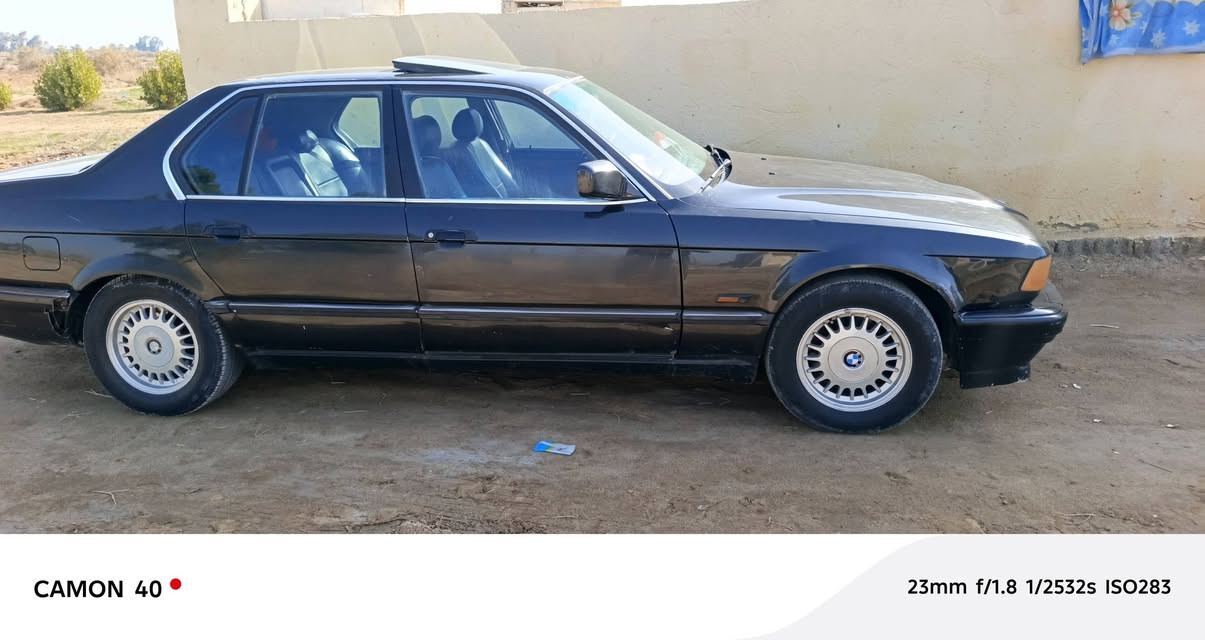 السلام عليكم سيارة 🚗
لبيع م
مديل 93 حجم 735
رقم بغداد مشروع وطني 
فتحه سقف
جام كهربائيّ 
تبريد +تدفءه
كهرباياته كله شقاله 
منضومه قاز جديده 

قير متواجد عل نت ***********
