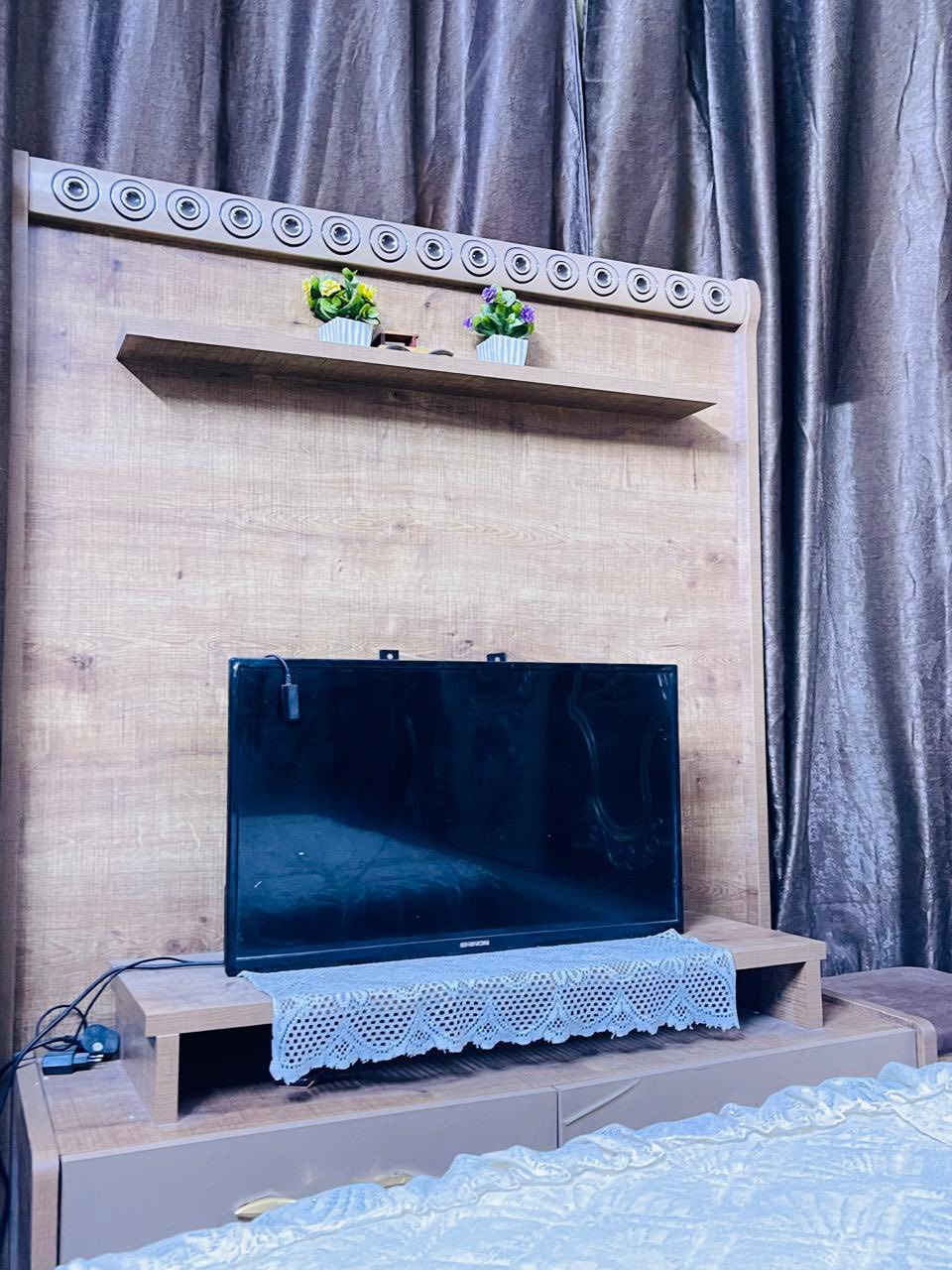 السلام عليكم غرفه نوم تركيه ضخمه تركيا للبيع متكونه من ١١ قطعه نضيفه جدا مكان بغداد حي اور.السعر مليون و ٨٠٠ وبيها مجال بسيط        للاستفسار رقمي  ***********
