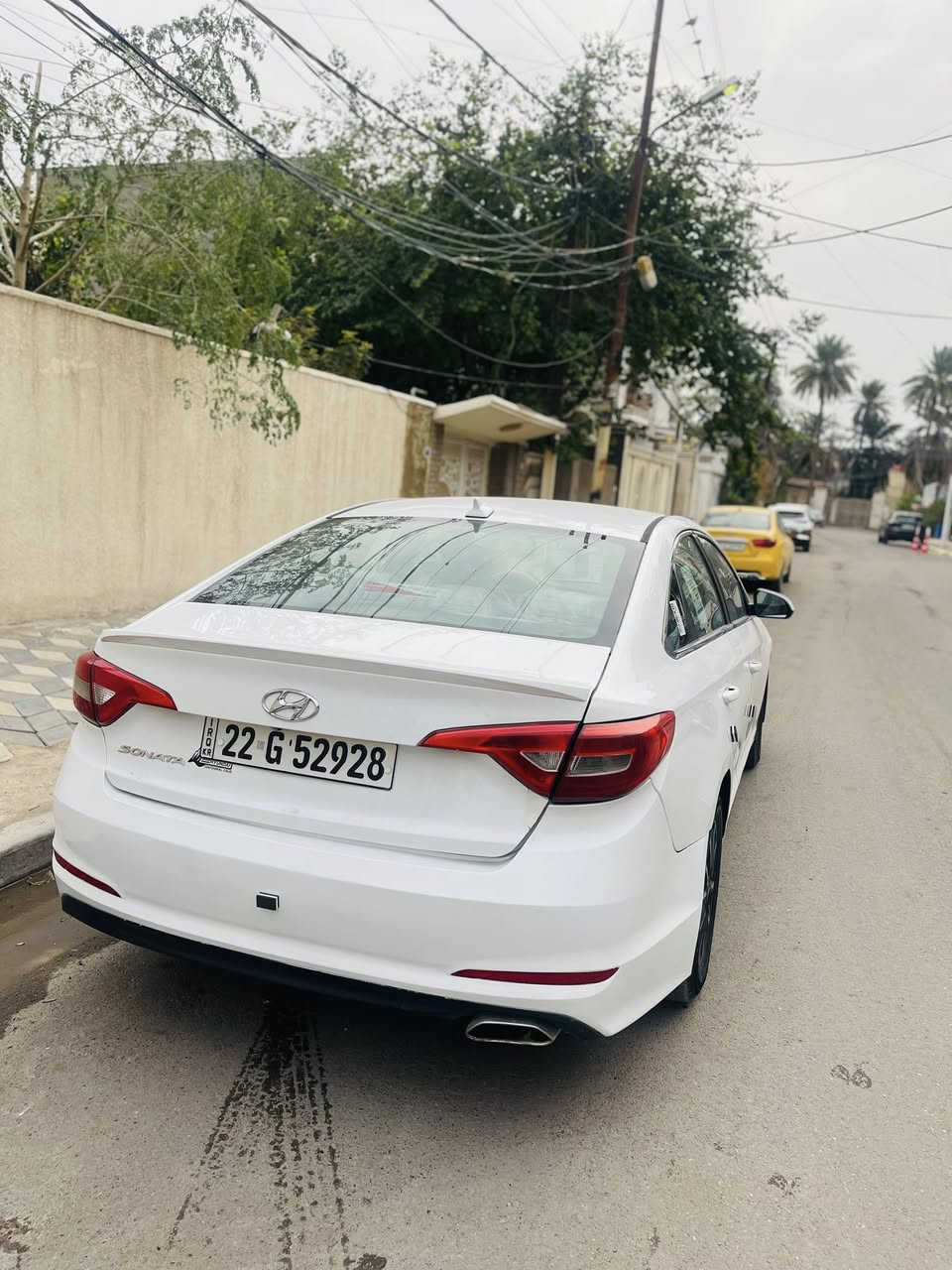 السلام عليكم سوناتة للبيع (بدون مراوس) موديل 2017 بيهة صبغ جاملغ وبنيد وجاملغ خلفية رقم شمالي وبسمنة تحويل ثاني يوم ماكو اي شكال علما ان السيارة علة ايدي استخدام شخصي صارلهة تقريبا عندي  ( ٤ ) سنوات 
مواصفات السيارة
(1) شاشة كبيرة+ كامرة خلفية
(2) تحكمات ستيرن+ ثلاث انظمة قيادية
(3) حساسات+ ويل كب
(4) مكينة ١٠٠/١٠٠
(5) كير درجة اولى
(6) ميكانيكيات وكهربائيات وحدادية مكفولات
(7) صدر وتبريد وتدفئة ١٠٠/١٠٠
(8) تخم تايرات جدد+ داخل غرفة جديدة بيجي
(9) السيارة جاهزة مابيها اي نقص 
(10) السعر ( ١٠٥ ) وبيها مجال المكان بغداد الكرخ للاستفسار ***********
