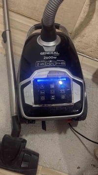 مكنسه كهربائيه • نضيفه • بلا عيوب