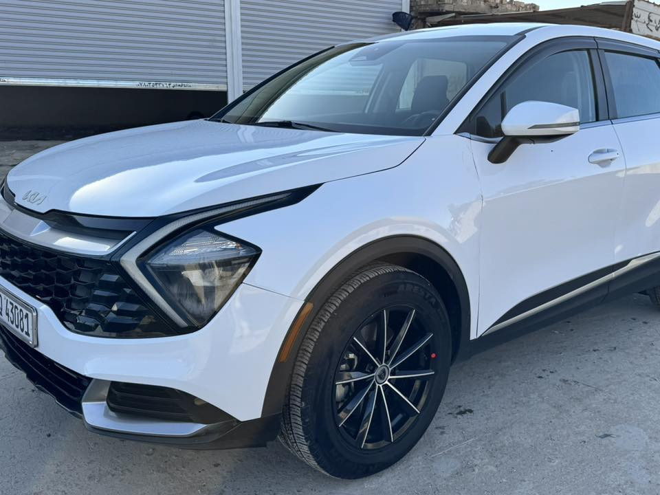 سلام عليكم سبورتج 2023
محرك 2000
سياره حلوه وجيده وضع الشركه
رقم بغداد 
جاهزه كلش 
تخم تاير جديد متخسر عليها 
مكاني ناصريه 
سعر 193

حادث كلش بصيط بدون دواخل 

***********
