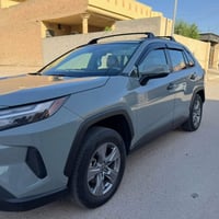Toyota Rav4.   2022 xle  راف فور موديل ٢٠٢٢  فئه xle فول بانزين  محرك ...