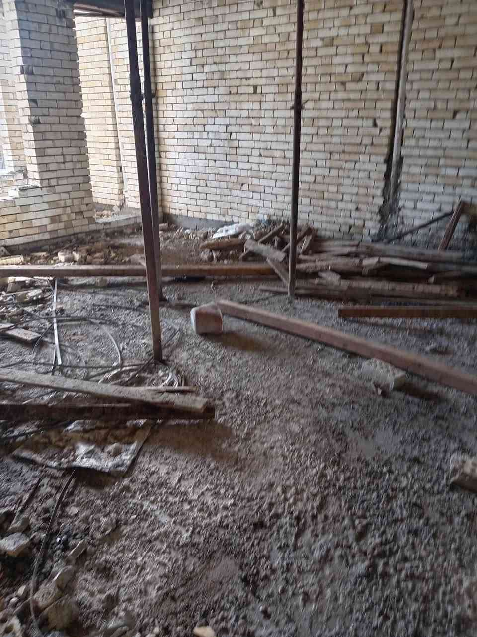 سلام عليكم  / يوجد كادر عمل جاهز/ تصعيد مواد/ تنضيف بيوت/ تفليش/ تكشيط/ تنضيف حدائق/ دفن نهري  / شقلنه ليل ونهار   /ومعداتنه جاهز/ ماعليك بس تصال على رقم  /     ***********
