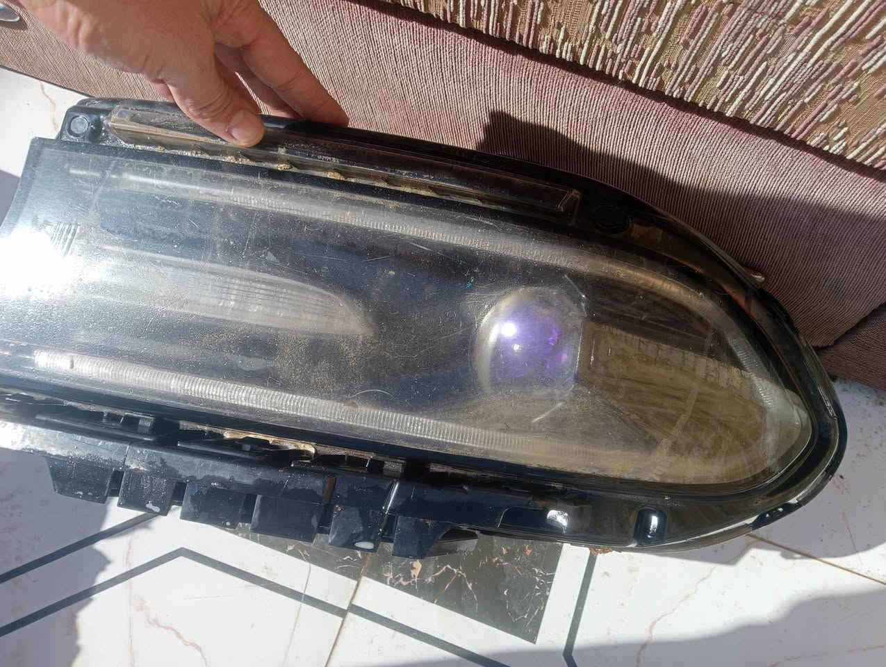 السلام عليكم. دعاميه اصليه خلفيه چارجر 16 لون برتقالي مع 4 حساسات خلفي مع نيكلات صالنصه 2جدد. الدعاميه بيها ملاحظات عوزها معجون التوظيح بالصور . مع زوج لايت واحد منهن أصلي يعني بس تأخذ غراضهن لئن قواعد مكسرات.. السعر 300 استفسار*********** مكان ناصريه
