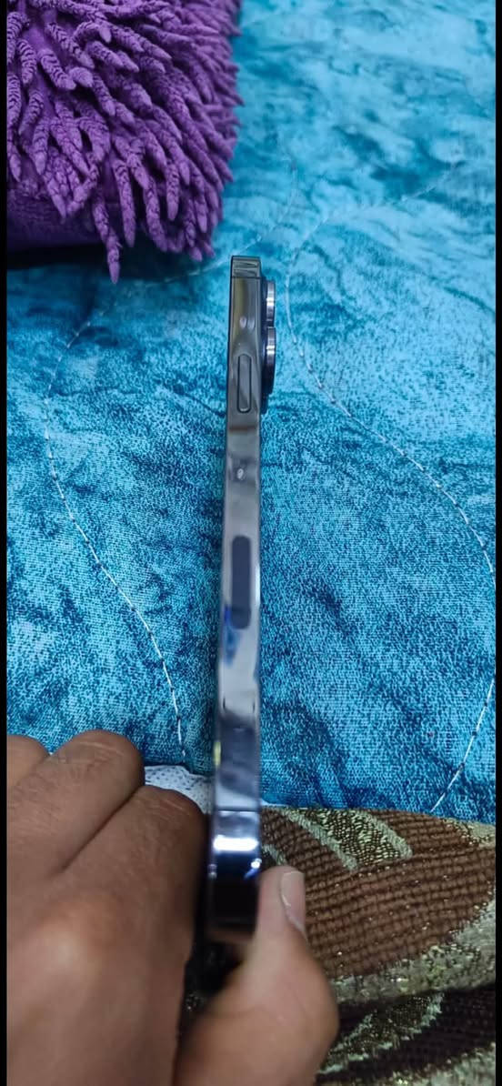 السلام عليكم بيعة مستعجلة ايفون 13 برو ماكس جهاز نضيف اصلي بطارية 96 شاشة مبدلة اصلية ضمان شركة سعرة 500 وبي مجال ***********
