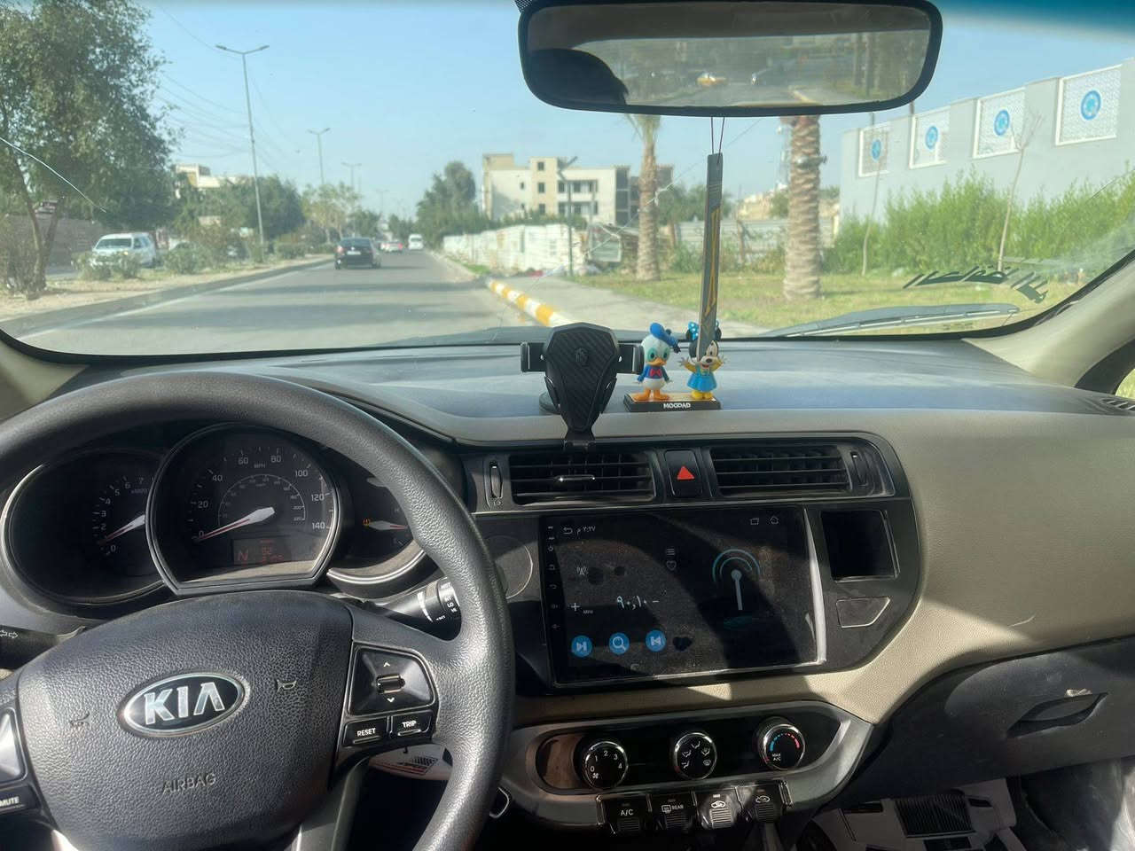 السلام عليكم
كيا ريو ٢٠١٥ وارد امريكي حادثها جاملغ وبنيد 
رقم بغداد الجديد
هزه جديده
اوتوماتيك
كير ومكينه خير من الله
السياره مسويلها ادامه قبل أيام
حداديه السياره نضيفه
مصبوغه عام السياره
السعر ٧٥ وبيها مجال بسيط
مكان السياره بغداد حي الجهاد
***********
***********
