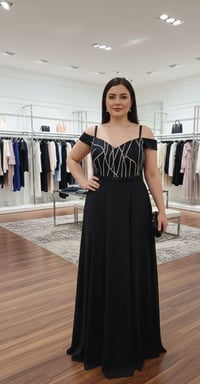 فستان • قياس ٥٢ • مستخدمة مرة