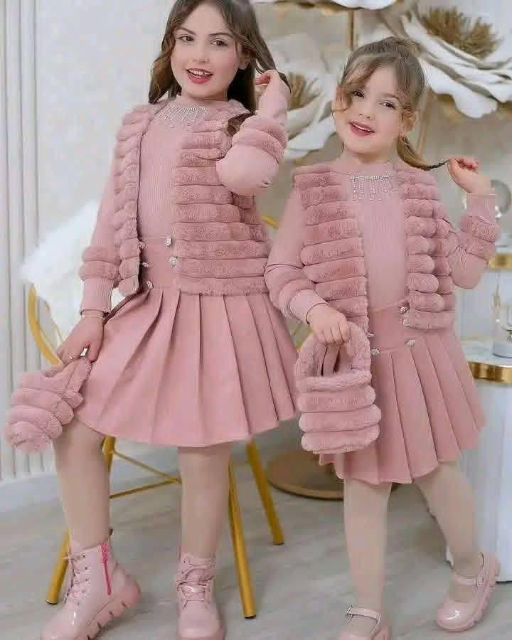 تكرار لكثرة طلب
طقم العيد 
طثم ٤ قطع 
تنورة سامواه كنزة ريب تريكو مصوف فيست وشنتة فرو
قياسات 1/2/3/4/5/6/7/8/9/10/11/12
شحن قدموس لجميع المحافظات


**إذا كنت صاحب هذا الإعلان وتريد حذفه لأي سبب، رجاءا أرسل رسالة إلى الدعم الفني**